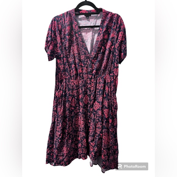 Torrid Red and Navy Blue Floral Dress Size 1 - Picture 1 of 7